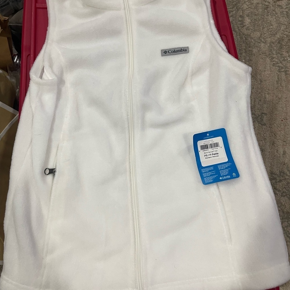 Columbia P-small white fleece vest NWT SMALL NWT
